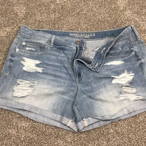 Distressed AE shorts
